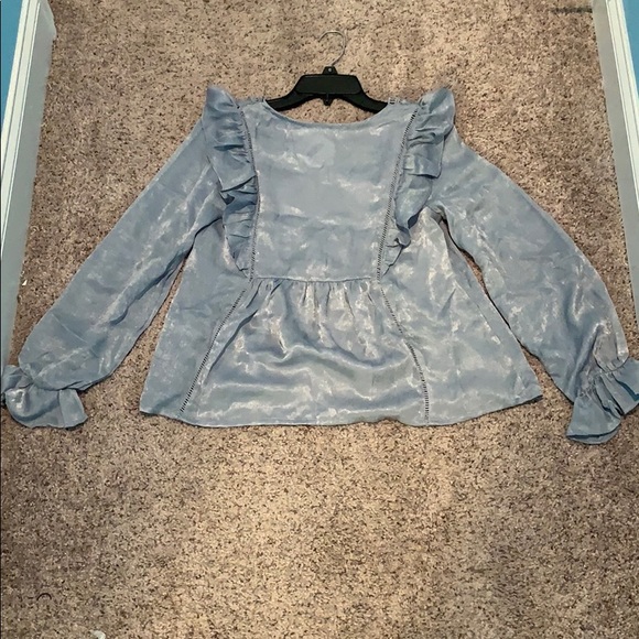 🌸 2/30 NWT Altar’d State Baby Blue Blouse 🌸 - Picture 2 of 5